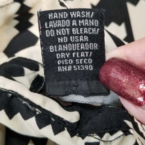 Timing Women's Tribal Geometric Beige Black Dress Button Up Roll Tab Slv Size L - Picture 8 of 8